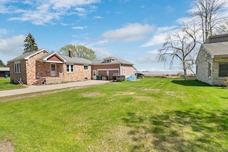 103 W Bay Shore St, Marinette, WI 54143