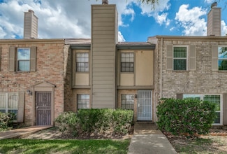 9901 Sharpcrest St Unit D6, Houston, TX 77036