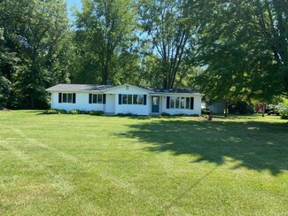 6591 E Moyer Dr, Terre Haute, IN 47802