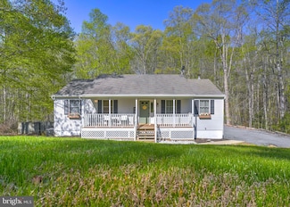 37031 W Spicer Dr, Mechanicsville, MD 20659