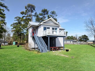 7177 Wayne Rd, Chincoteague Island, VA 23336