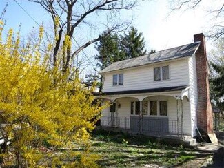 8 Arch St, Bay State Village, MA 01062