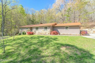 660 W Hills Dr, Harriman, TN 37748