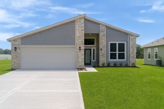 8 Greenway Dr, Trinity, TX 75862
