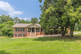 7928 S Giles Rd, Douglasville, GA 30135