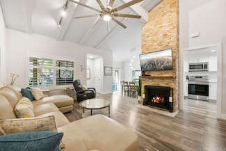 2352 Altisma Way Unit 13, Carlsbad, CA 92009