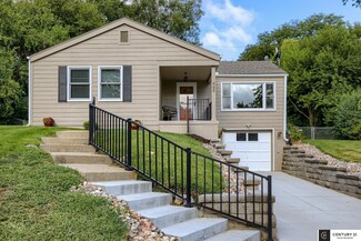 468 S 85th St, Omaha, NE 68114