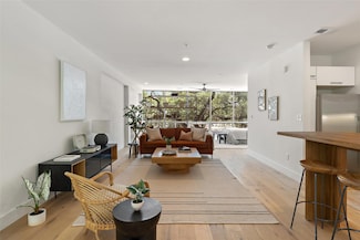 2906 S 1st St Unit 203, Austin, TX 78704