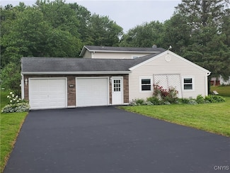 7129 Ferstler Rd, Kirkville, NY 13082