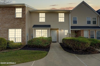 34 Portland Place, Morganville, NJ 07751