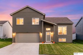 10913 Craig St, Omaha, NE 68142