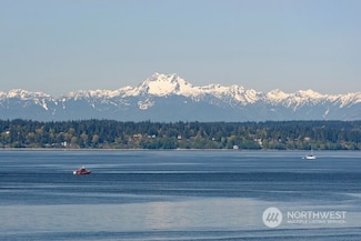 2400 Perkins Ln W, Seattle, WA 98199
