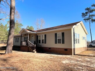 5081 Crestline Rd, Laurinburg, NC 28352