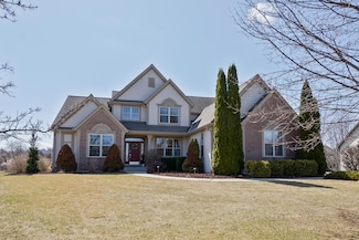 W130N6631 Daylily Dr, Menomonee Falls, WI 53051