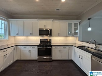 999 Lennox Blvd, Vestavia Hills, AL 35216