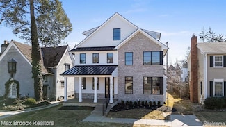 667 Oak Ave, Birmingham, MI 48009