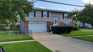 1126 S Oakwood Dr, Mount Prospect, IL 60056