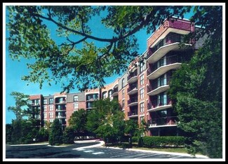 509 Aurora Ave Unit 104, Naperville, IL 60540