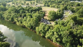 136 Gibbs Landing Dr, Carthage, TN 37030