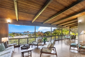 300 Poopoo Place, Kailua, HI 96734