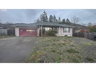 1023 NE Primrose Place, Grants Pass, OR 97526