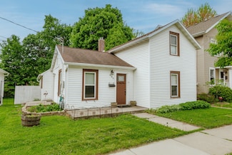 409 W Washington St, Stoughton, WI 53589