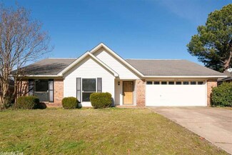 2710 Bruce St, Conway, AR 72034