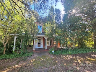 711 Chesterfield Ave, Lancaster, SC 29720