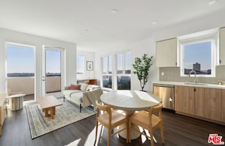 689 S Catalina St Unit 805, Los Angeles, CA 90005