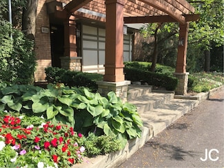 1833 Four Lakes Ave Unit 2C, Lisle, IL 60532