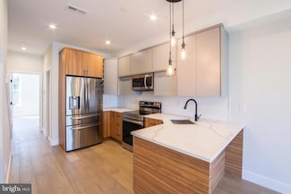 2147 N Franklin St Unit B, Philadelphia, PA 19122