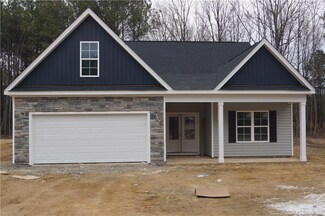 145 Knotts Berry Rd, Bunnlevel, NC 28323