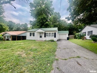 212 Lindsey Ave, Metropolis, IL 62960