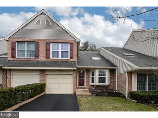 7 Oak Leaf Ln, Downingtown, PA 19335