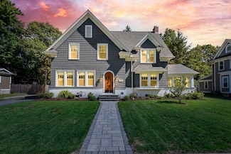 77 Longmeadow St, Longmeadow, MA 01106