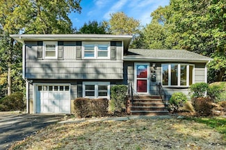 44 Maplewood Blvd, Suffern, NY 10901