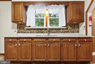 31 5th Ave, Penns Grove, NJ 08069