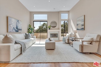 910 S Bedford St Unit 301, Los Angeles, CA 90035
