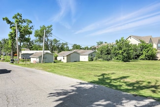 507 S Maryland Ave, Claremore, OK 74017