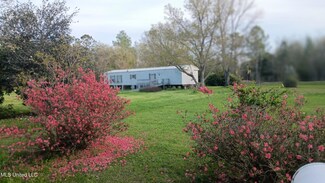 7300 Clover St, Moss Point, MS 39562