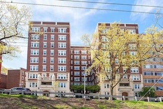 1450 Beacon St Unit 401, Brookline, MA 02446