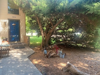 2402 N Koster St, Garden City, KS 67846