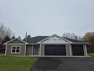 8109 257th St, Chisago City, MN 55013