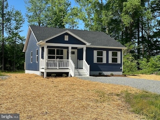 9 Lakeview Dr, Colonial Beach, VA 22443
