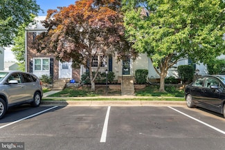 7333 Crestleigh Cir, Alexandria, VA 22315
