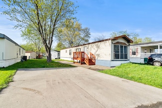 15 Fairmont Dr, Diamond, IL 60416