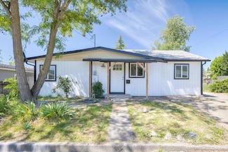 730 SW Greenwood Ave, Grants Pass, OR 97526