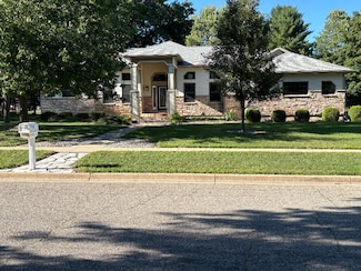 811 Anchor Ln, Portage, MI 49002