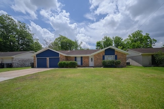 326 Windsor Square, Alvin, TX 77511