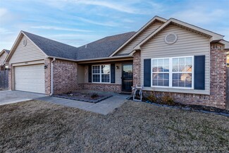 1801 Tulip Ct, Claremore, OK 74019